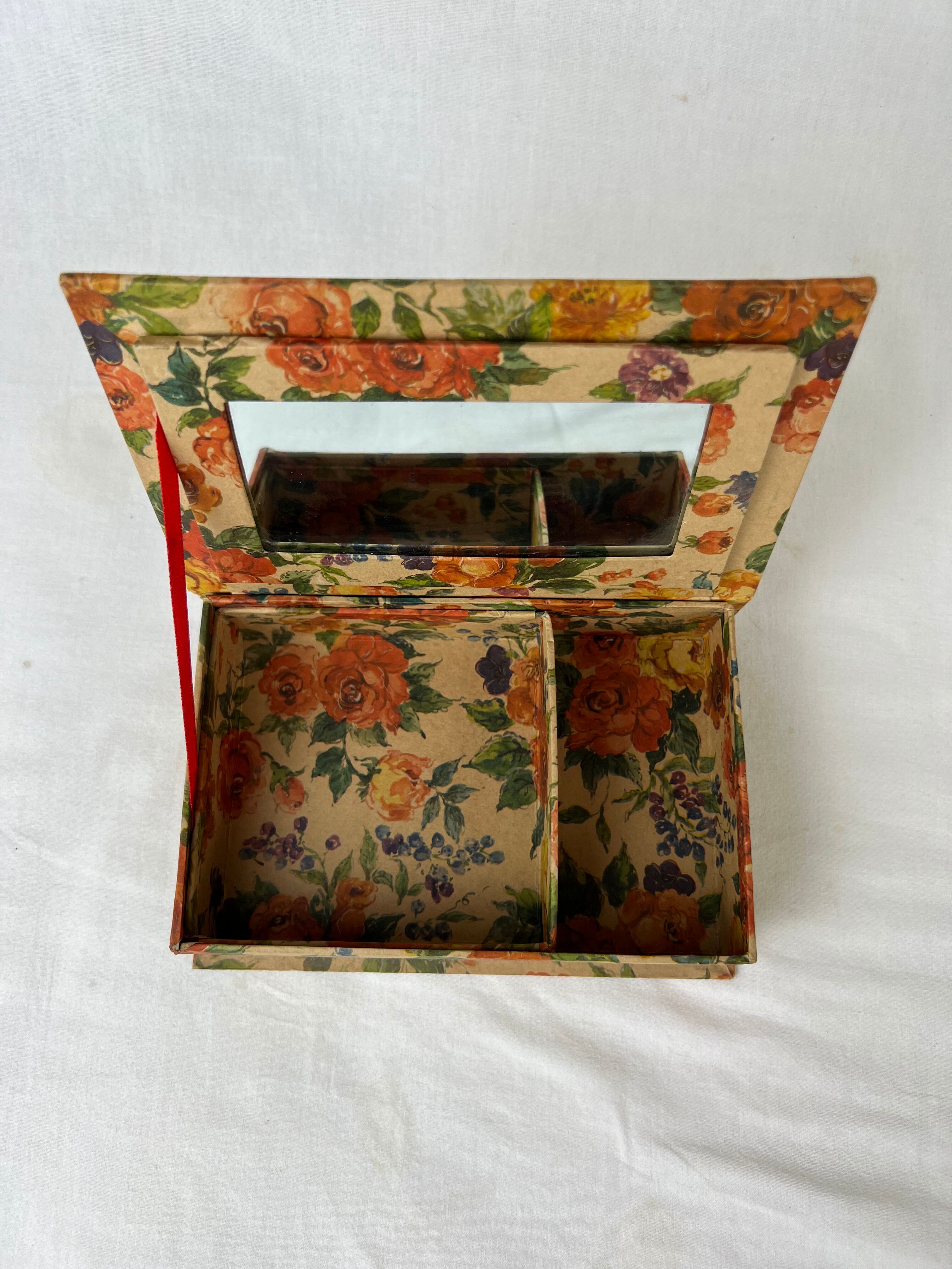 Boîte à bijoux en tissu