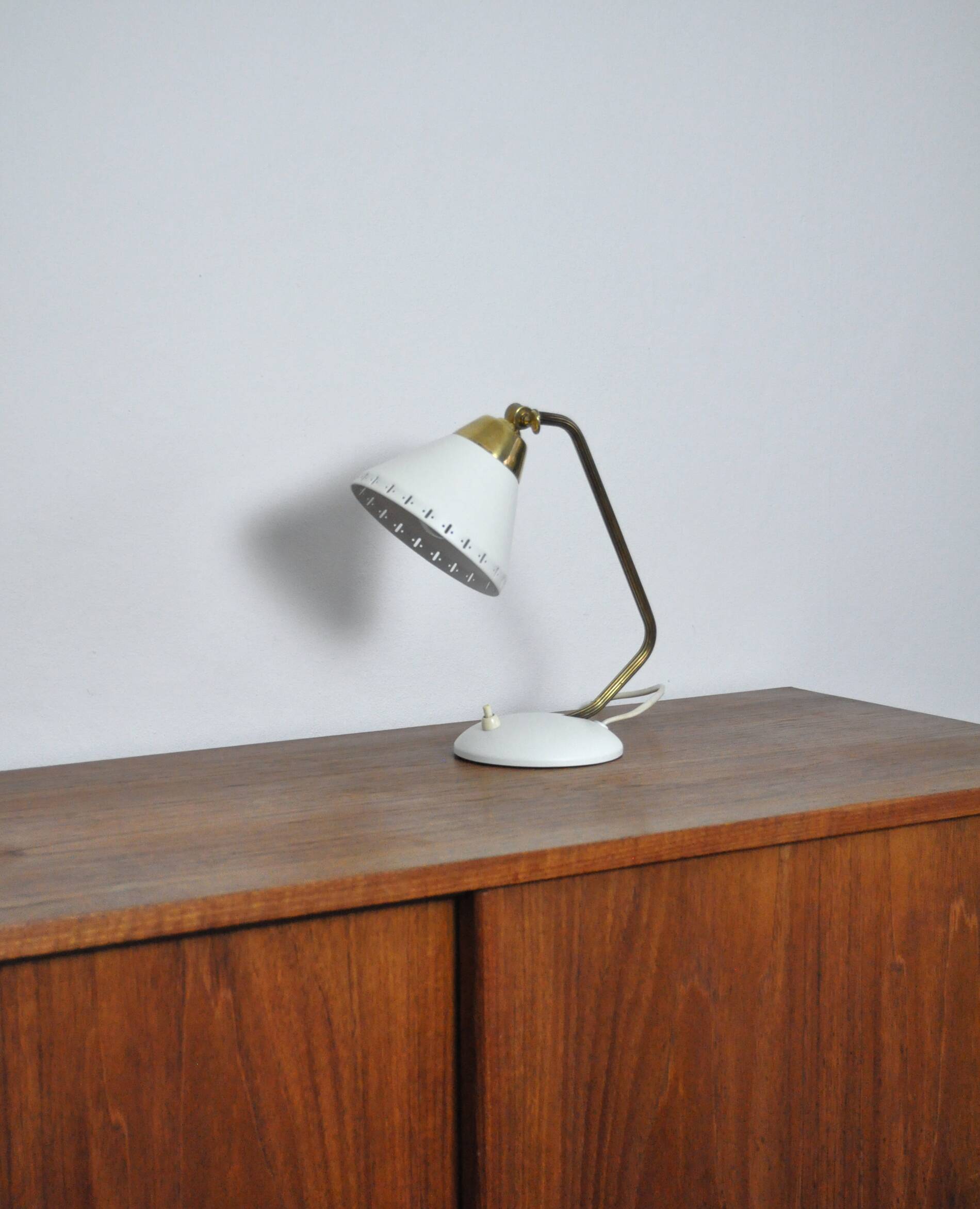 Swedish Table Lamp in Brass and White Metal, EWÅ Värnamo, 1950s