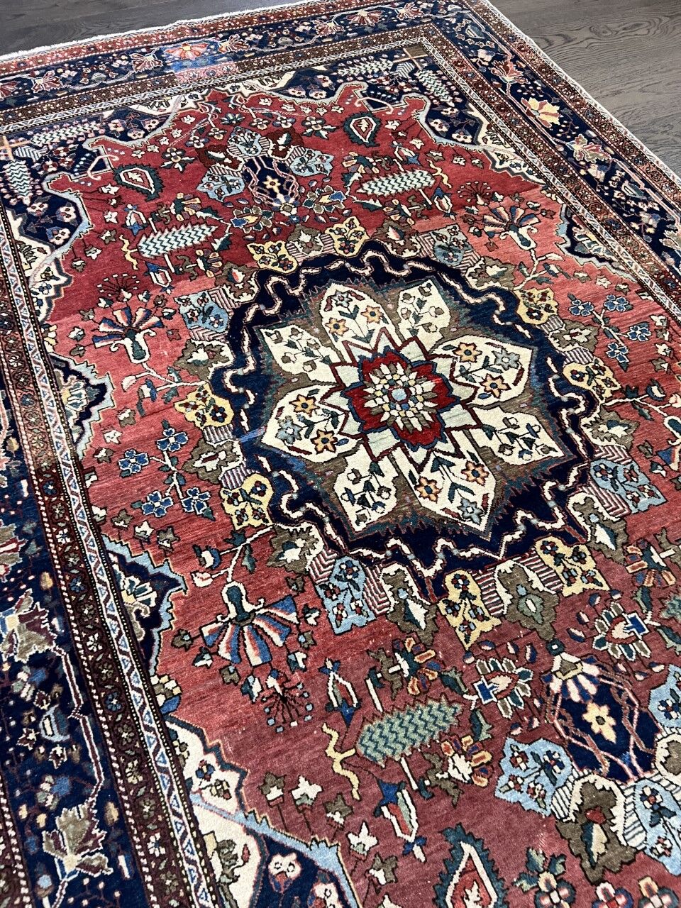 Handmade sarouk farahan rug
