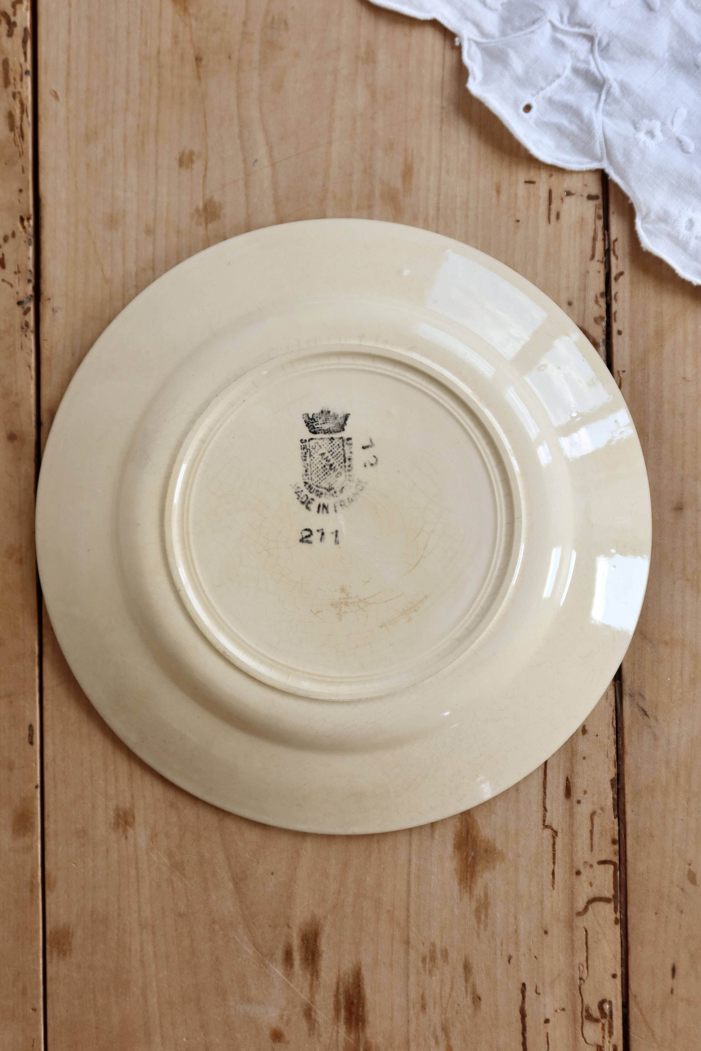 Antique dessert plate, ironstone, Saint Amand model 211 – Flo decoration.