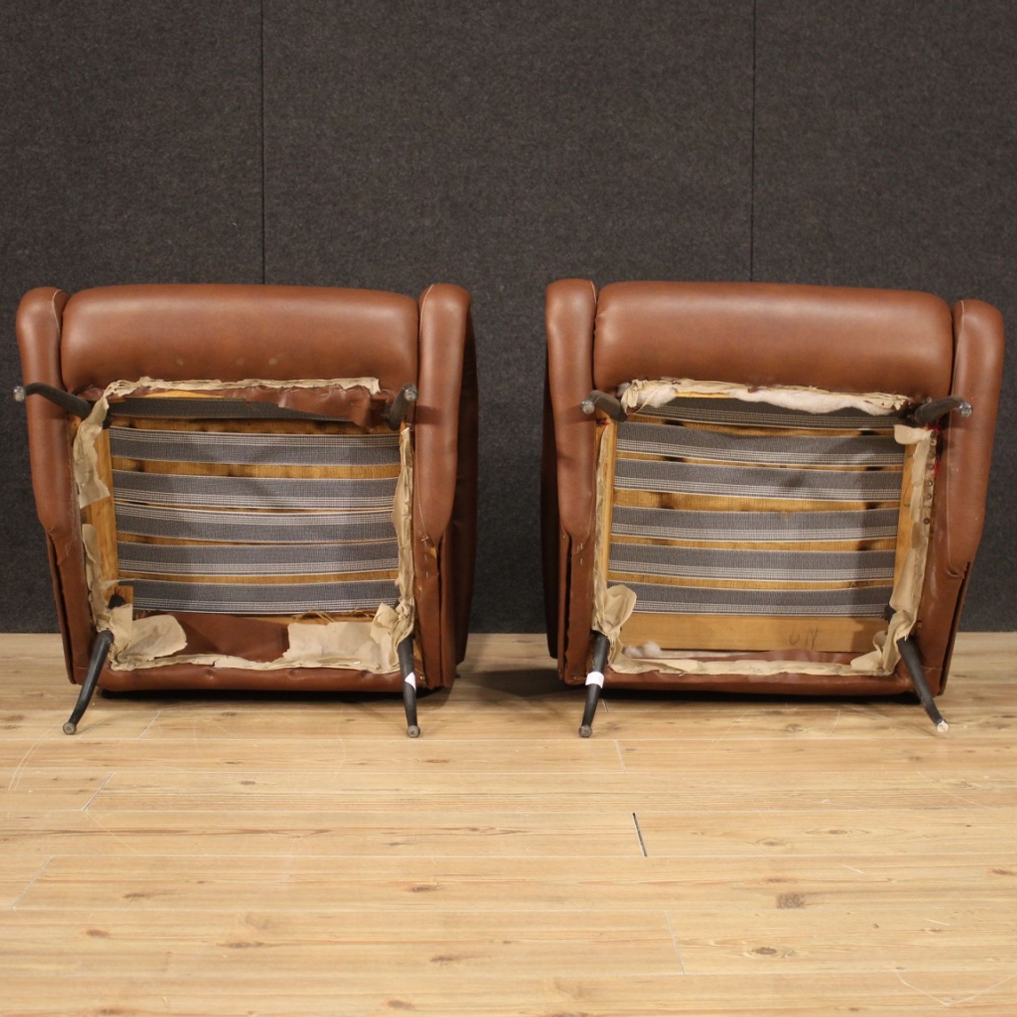 Belle paire de fauteuils des années 70