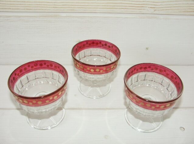 Lot of 3 vintage glass cups from the 50s