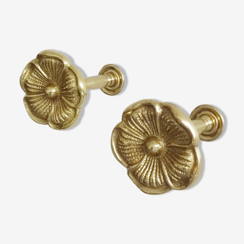 Set of two gold wall hooks with flower head