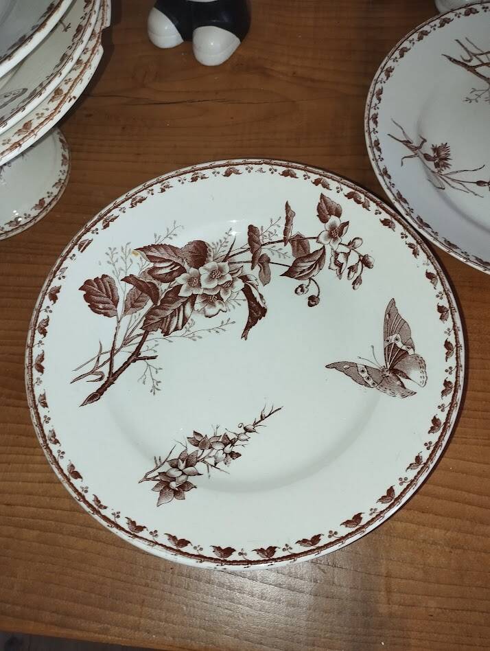 Tiered plates and compote dish