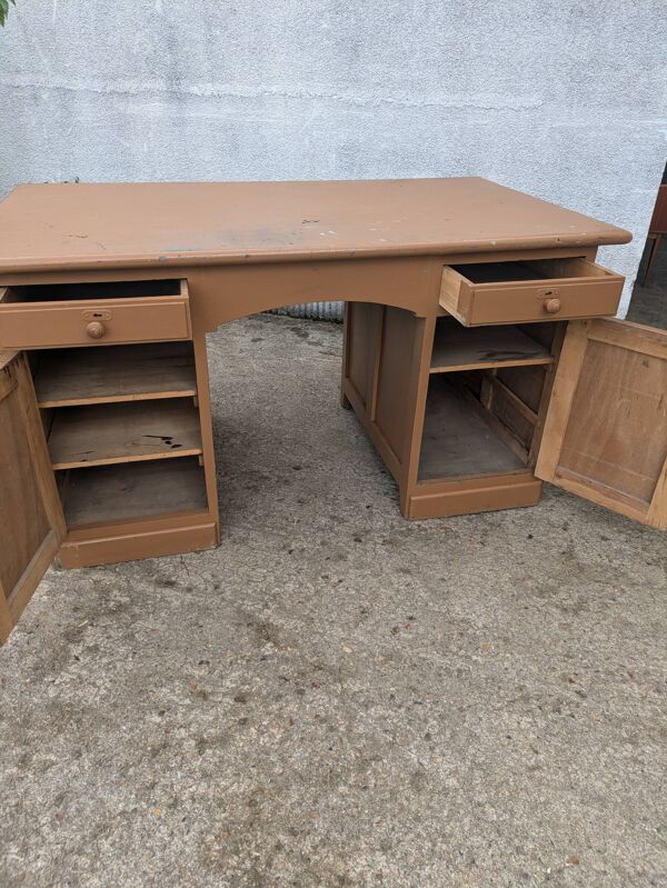 Bureau ancien adulte