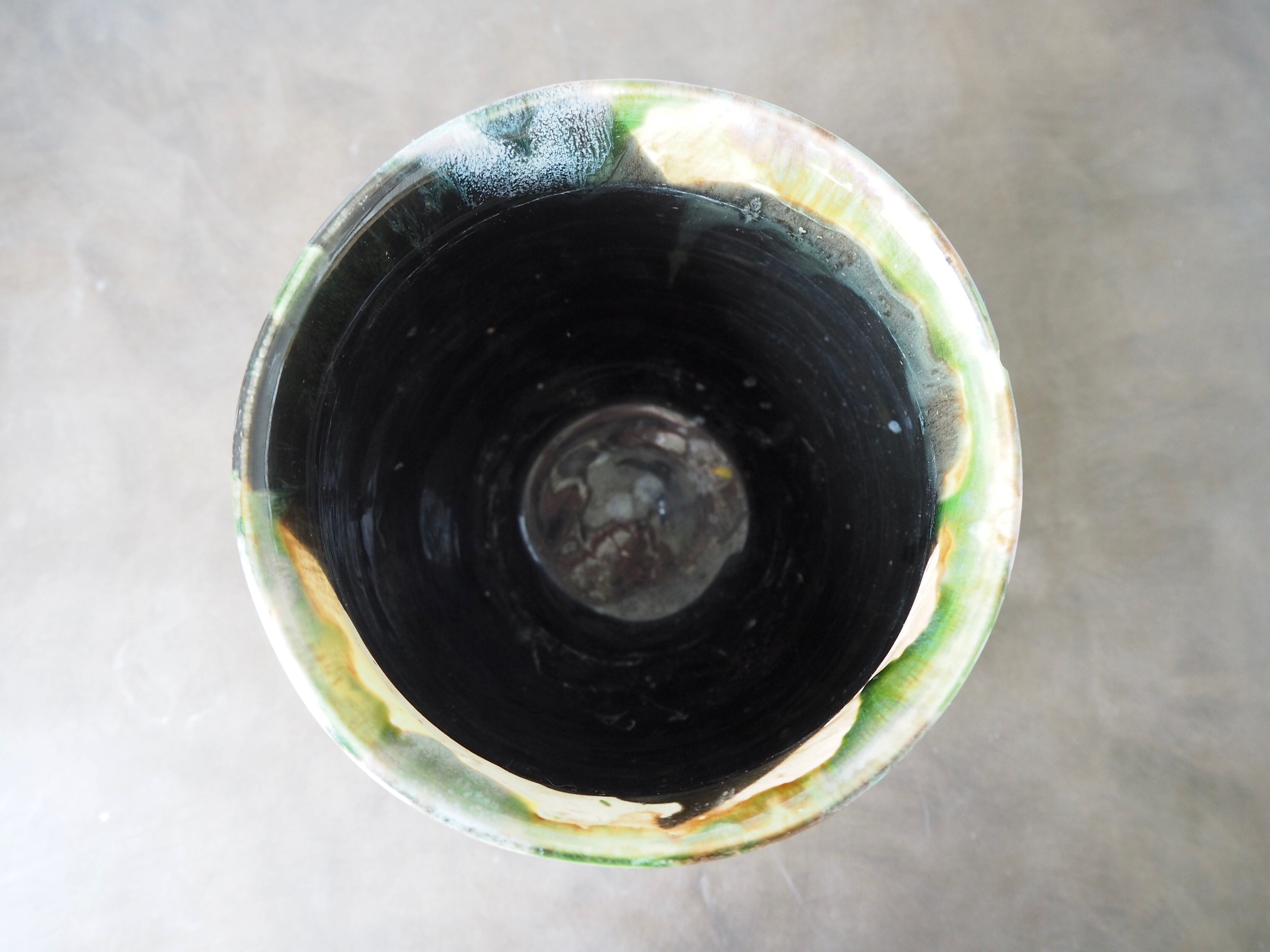 Glazed ceramic pot cover Provencal style