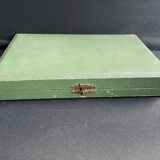 Covered strawberry service box