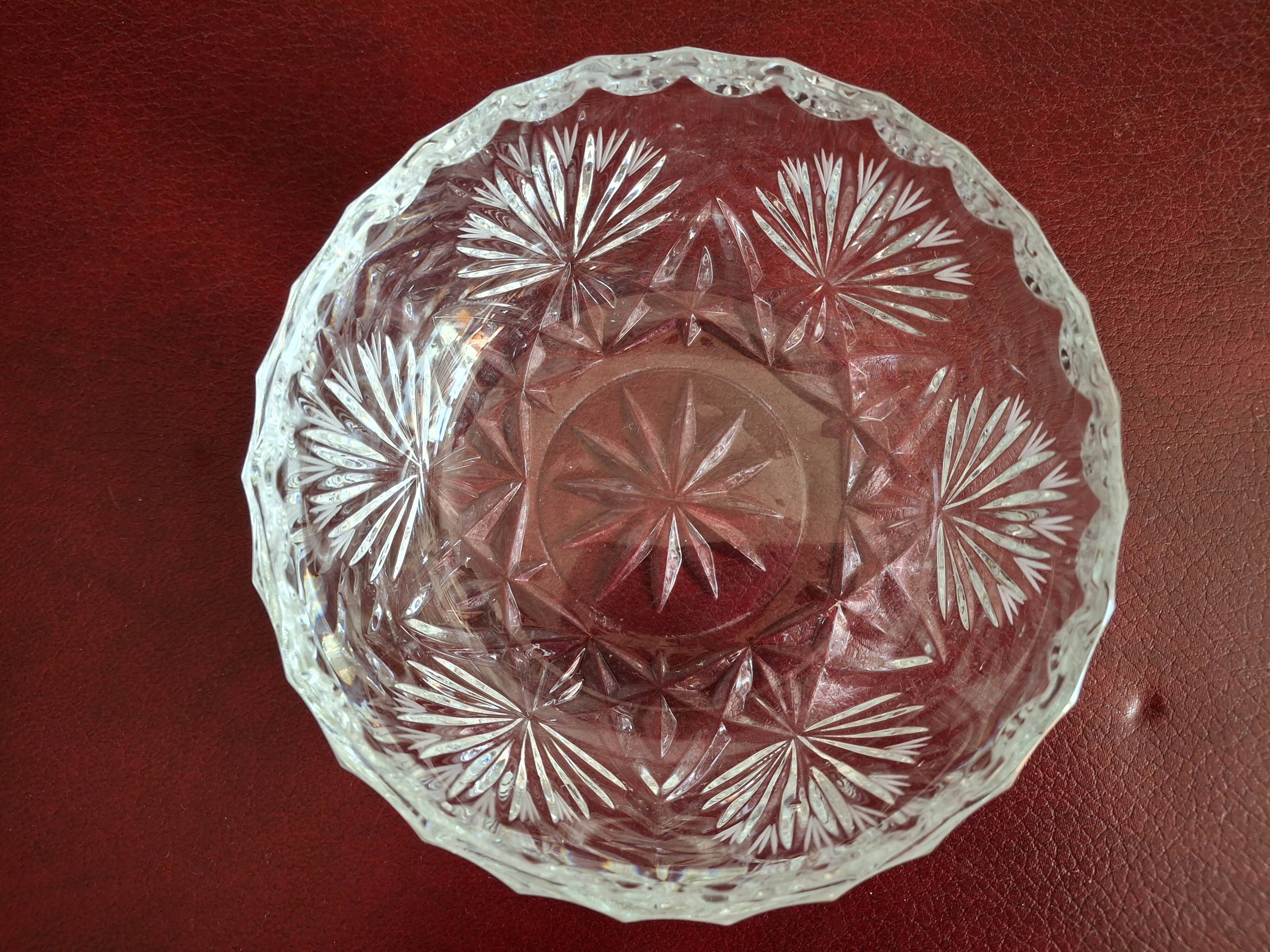 Finger bowl or small bowl in cut crystal 12 cm height 5.7 cm