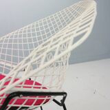 Diamond chair by Harry Bertoia in white & black metal and new seating 1960s