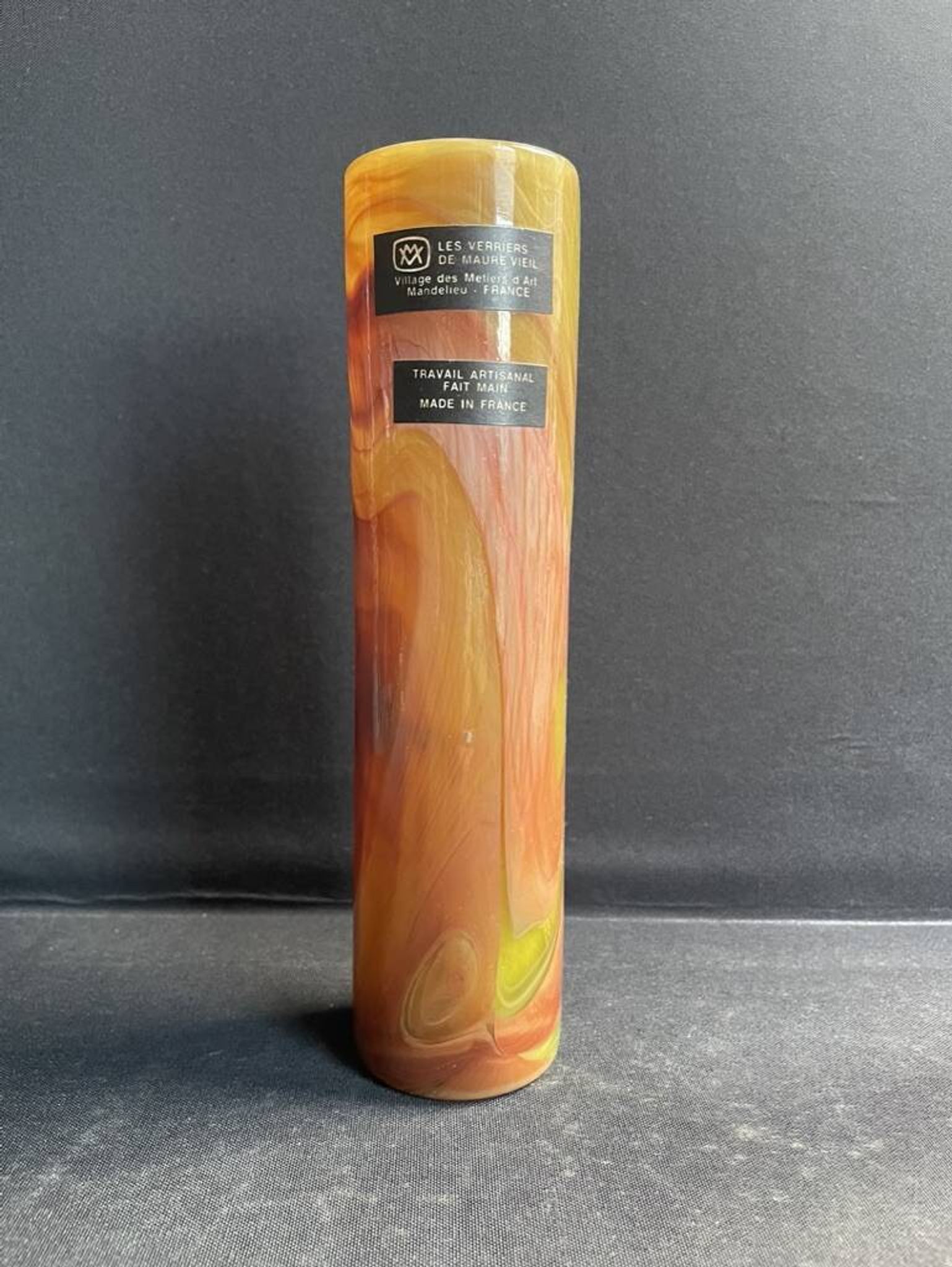 Vase cylindrique signé – Verriers de Maure Vieil