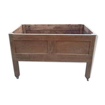 Wooden chest (Maie)