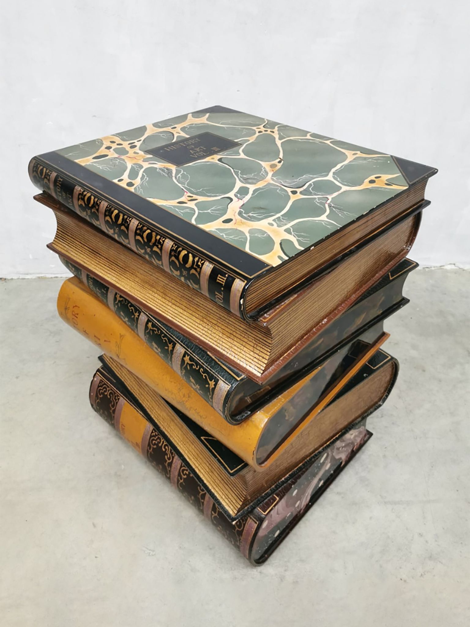 Vintage stacked book sidetable ‘History of art’