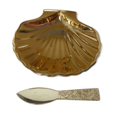 Butter maker forming scallop shell in golden porcelain in Vintage case
