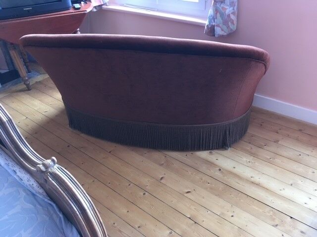 Brown velvet toad sofa