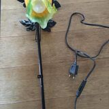 Art-deco style wall lamp with black metal support and foliage and glass paste tulip