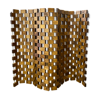 wooden cube screen