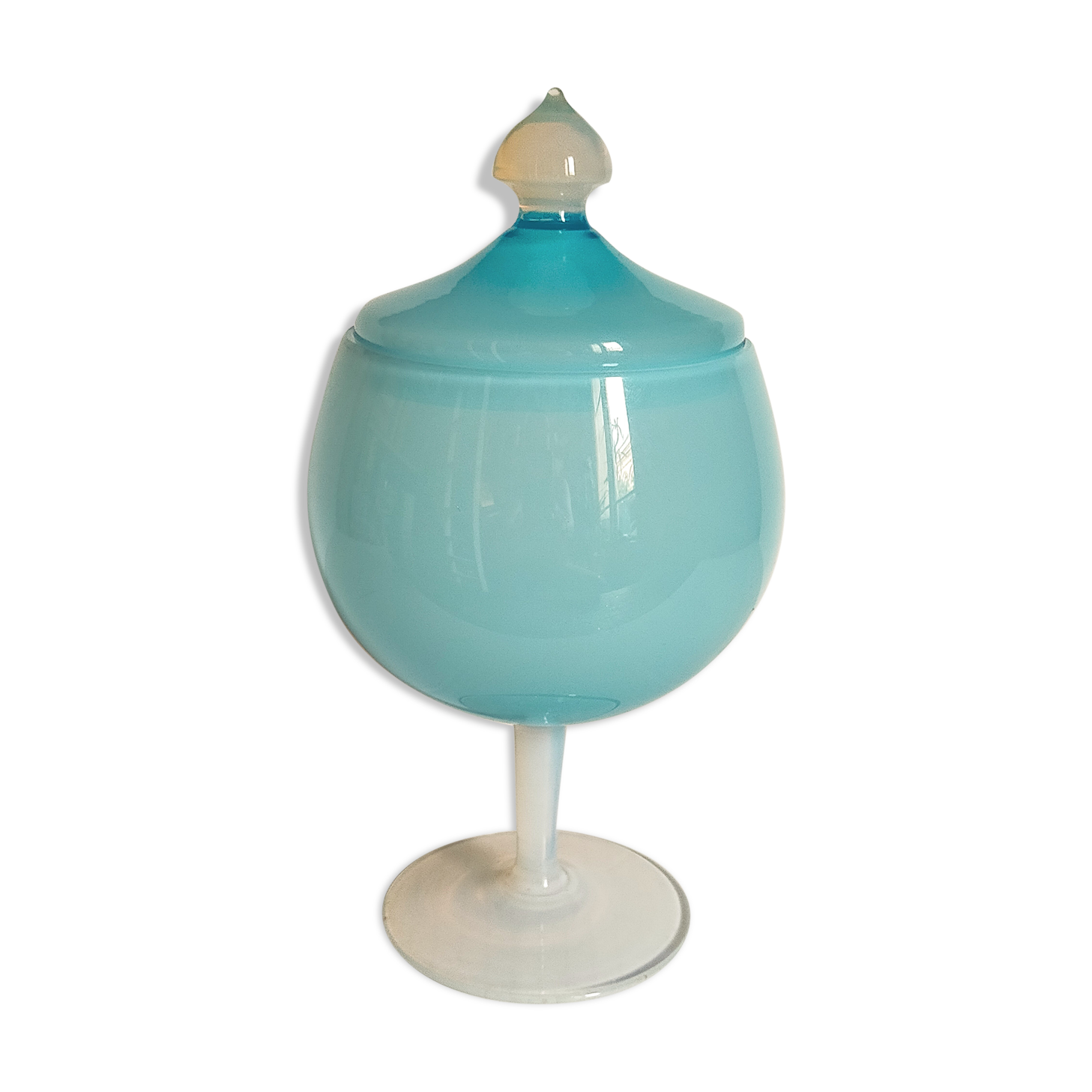 Pot couvert sur pied en opaline de foire vintage