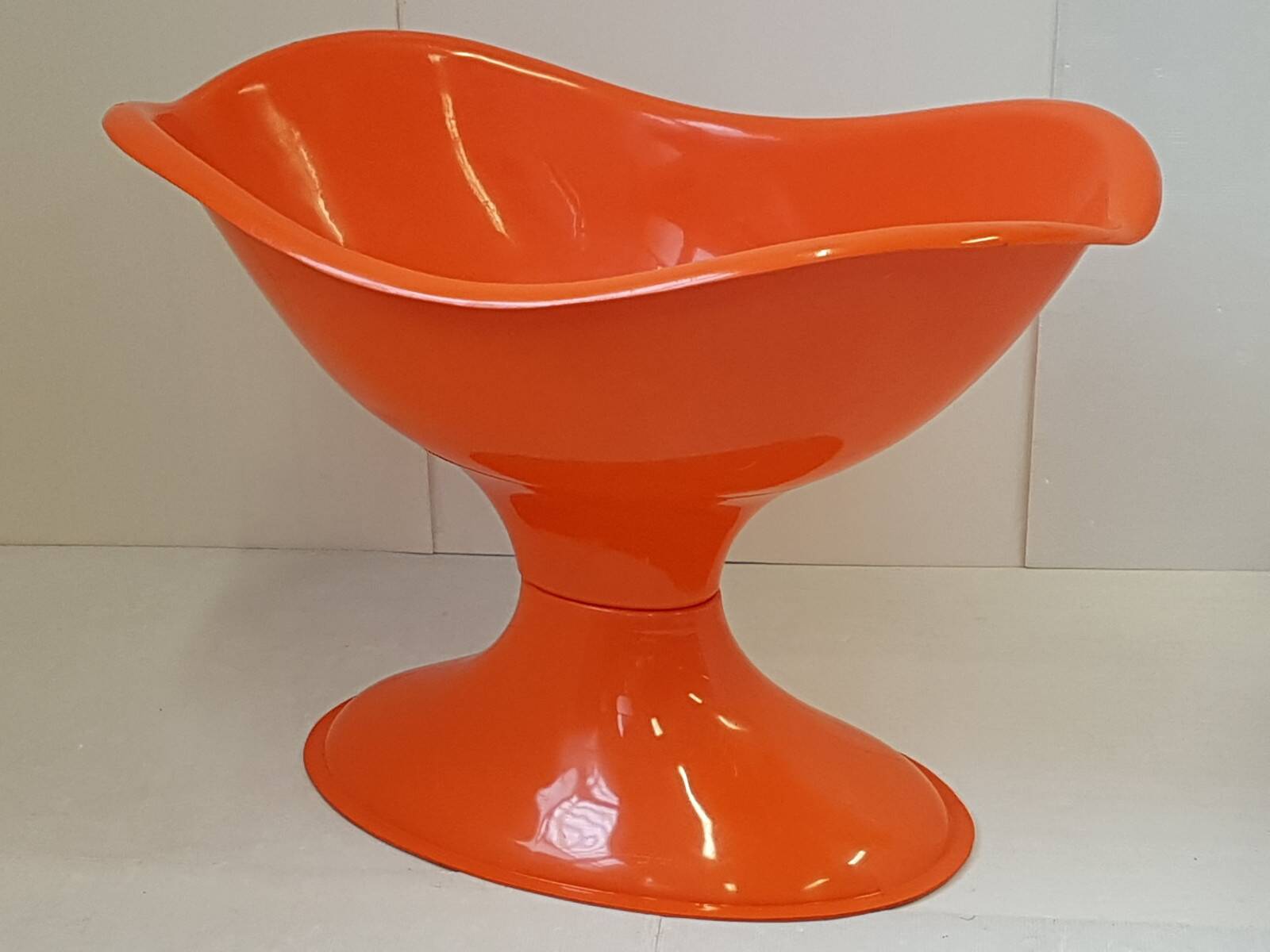 Vintage 1970 orange moulded plastic cradle carriage space age 70s 70's po