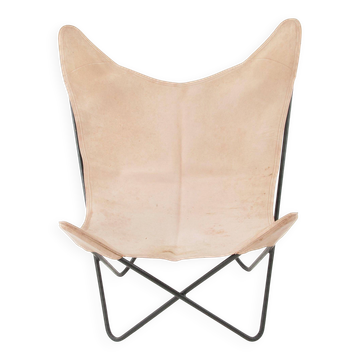 Four Fledermaus butterfly chairs in suede leather by Carl Aubock, Vienna, 1960s.