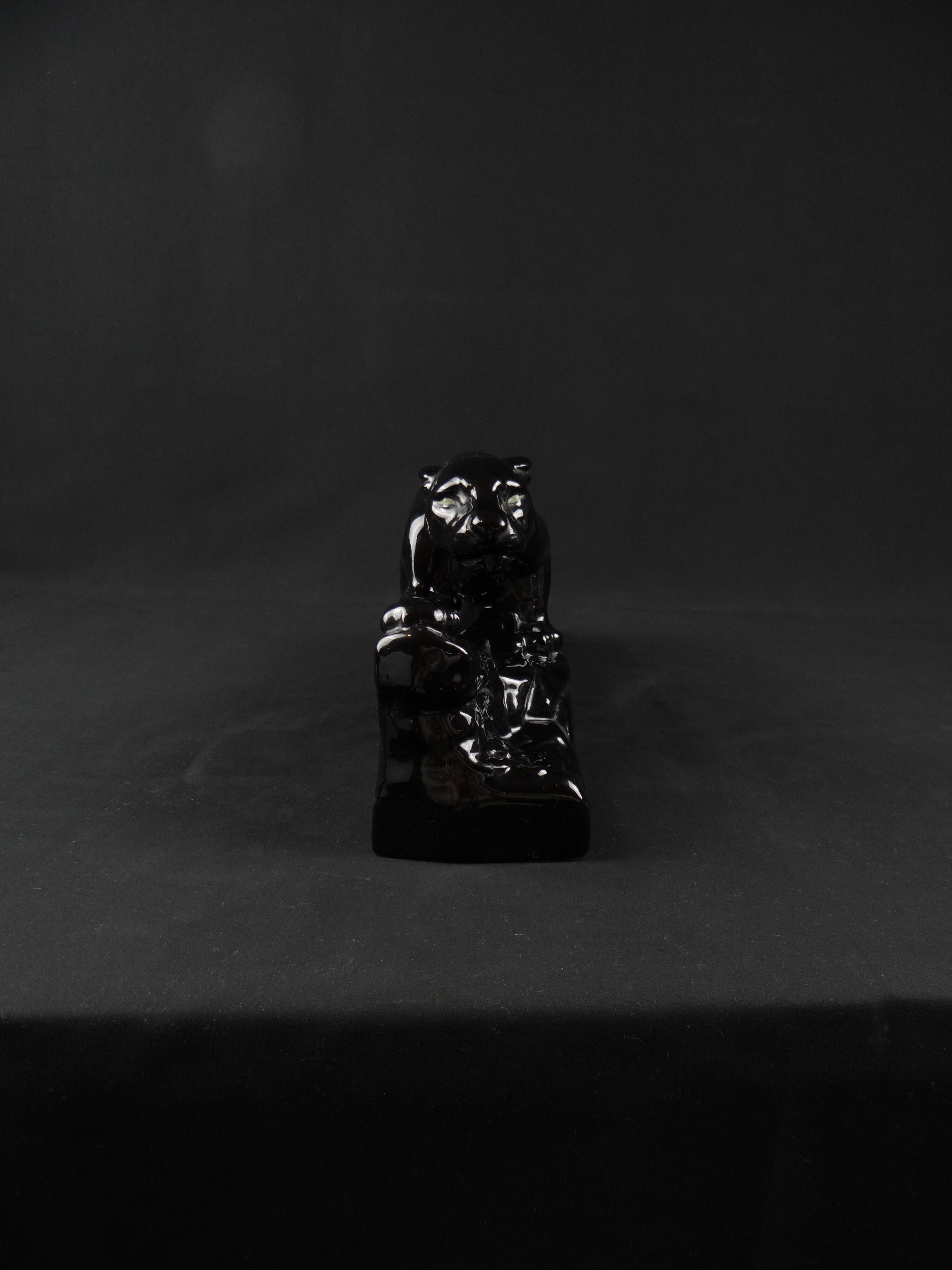Black ceramic hunting panther from the Art Deco period, circa 1930