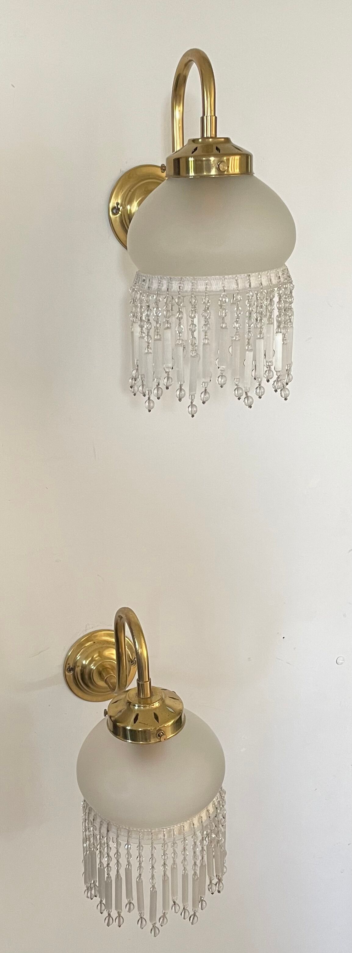 Vintage brass gooseneck wall lamp
