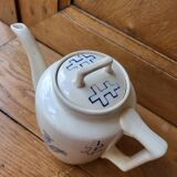 Lunéville teapot decorated with Cross of Lorraine