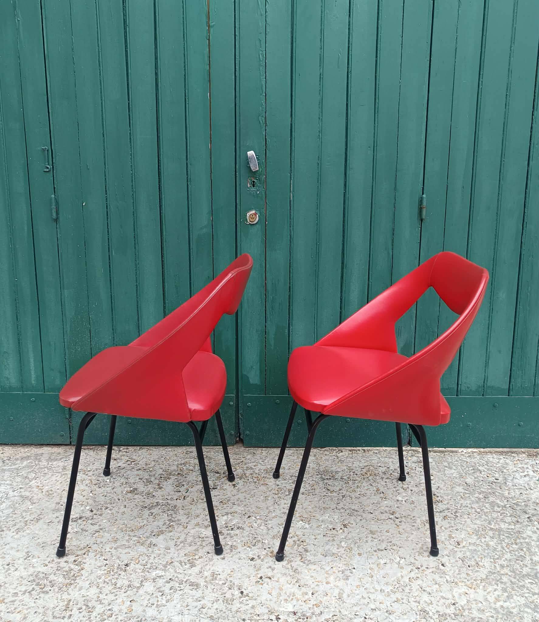 Paire de fauteuils Skaï rouge 1970