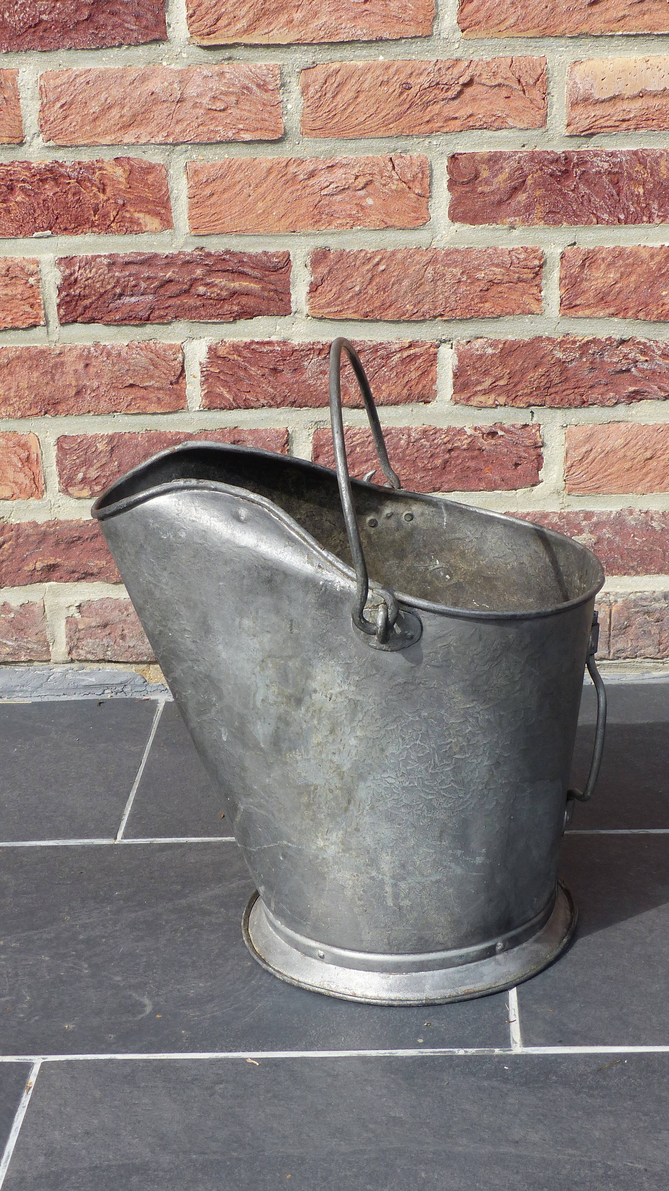 Zinc bucket