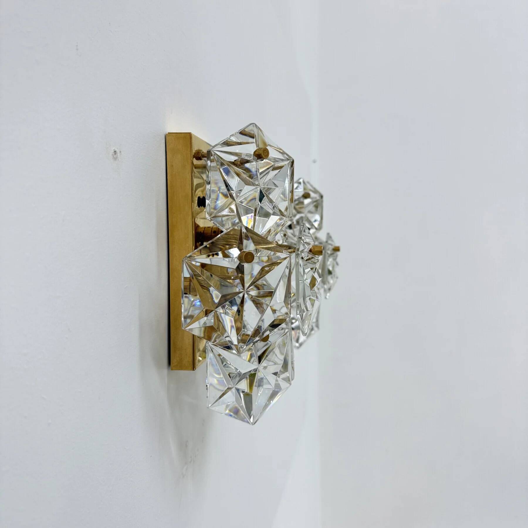 Paire d'appliques en cristal de style mid-century par Kinkeldey, Allemagne, années 1970.