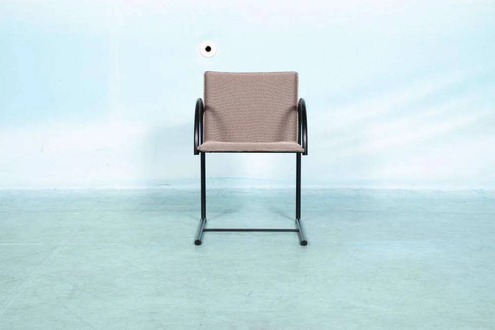 Set of four postmodern Metaform 'Cirkel' dining chairs.