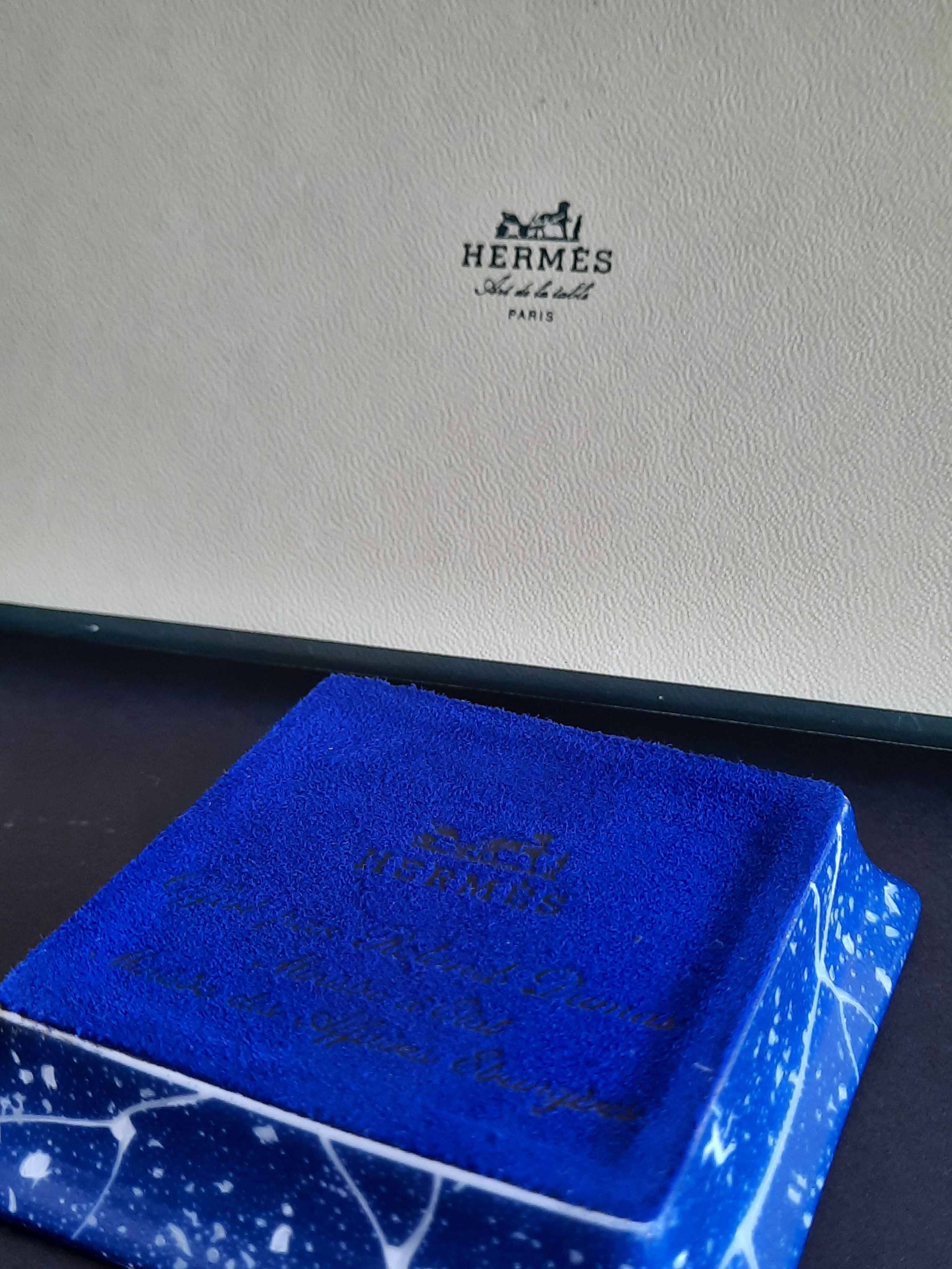 Hermès – Pair of porcelain catchalls – Provenance Ministry of Foreign Affairs