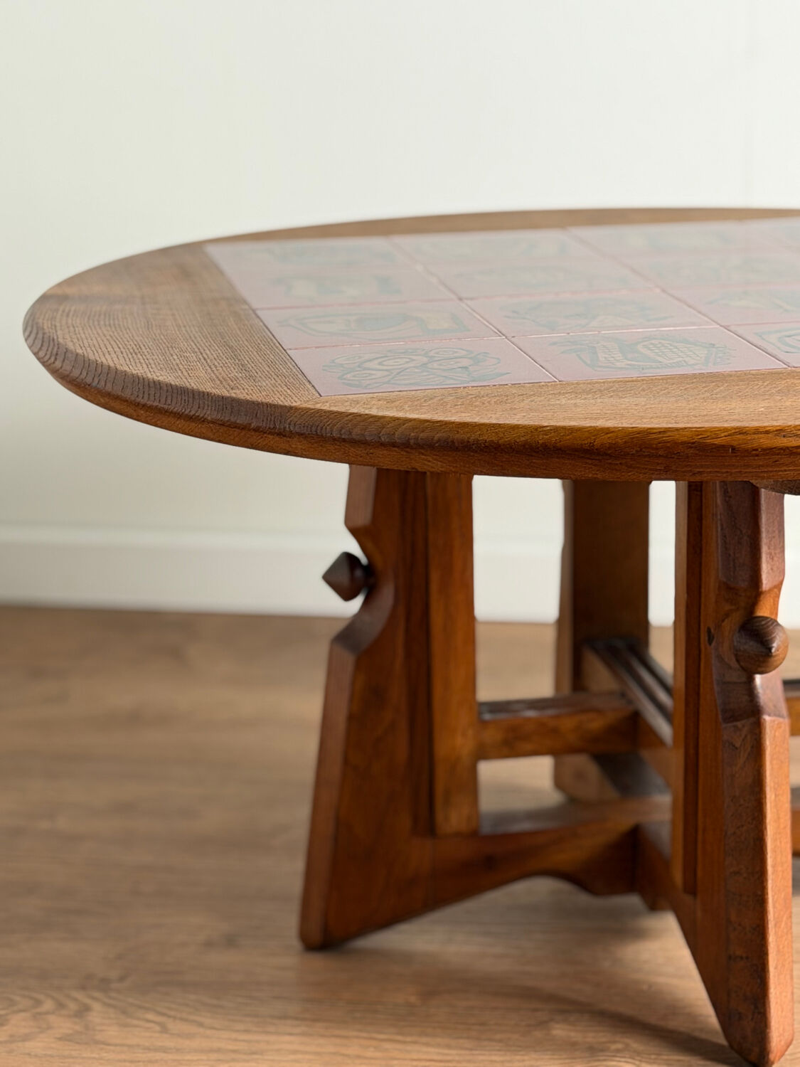Height-adjustable table in oak and ceramic – Guillerme & Chambron, France