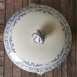 Souptureen heads of Lions Colbert Creil and Montereau