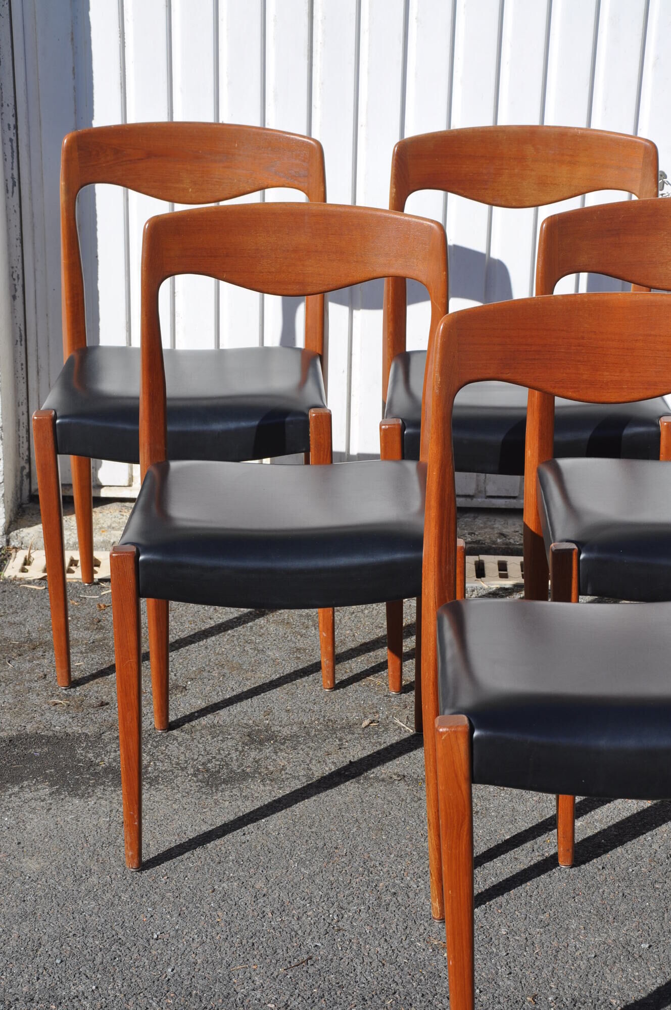 Lot of 6 scandinavian chairs in teak and skai 60