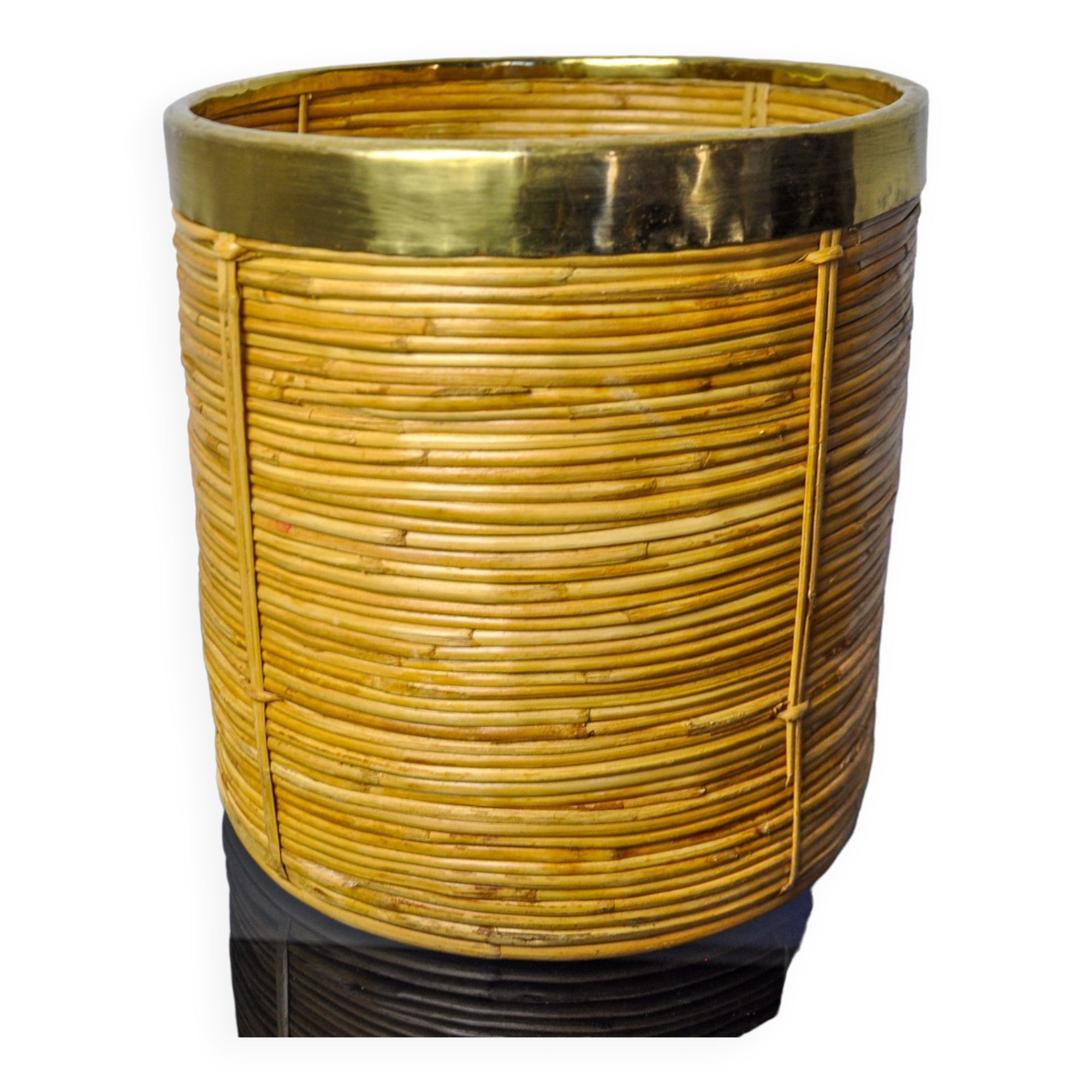 Rattan and brass book basket, Italy, 1970, 25 diam