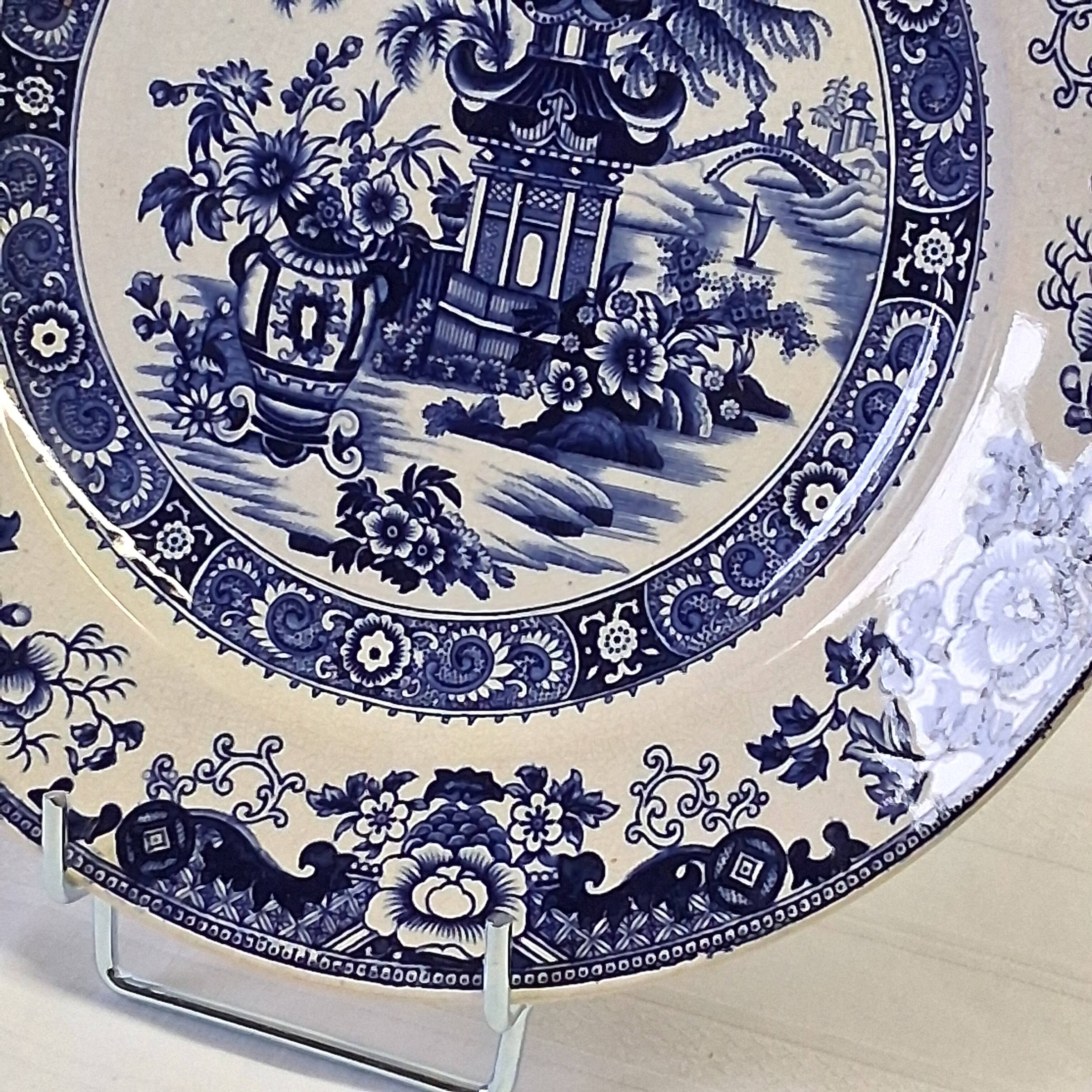Antique flat plate from Creil and Montereau in good condition