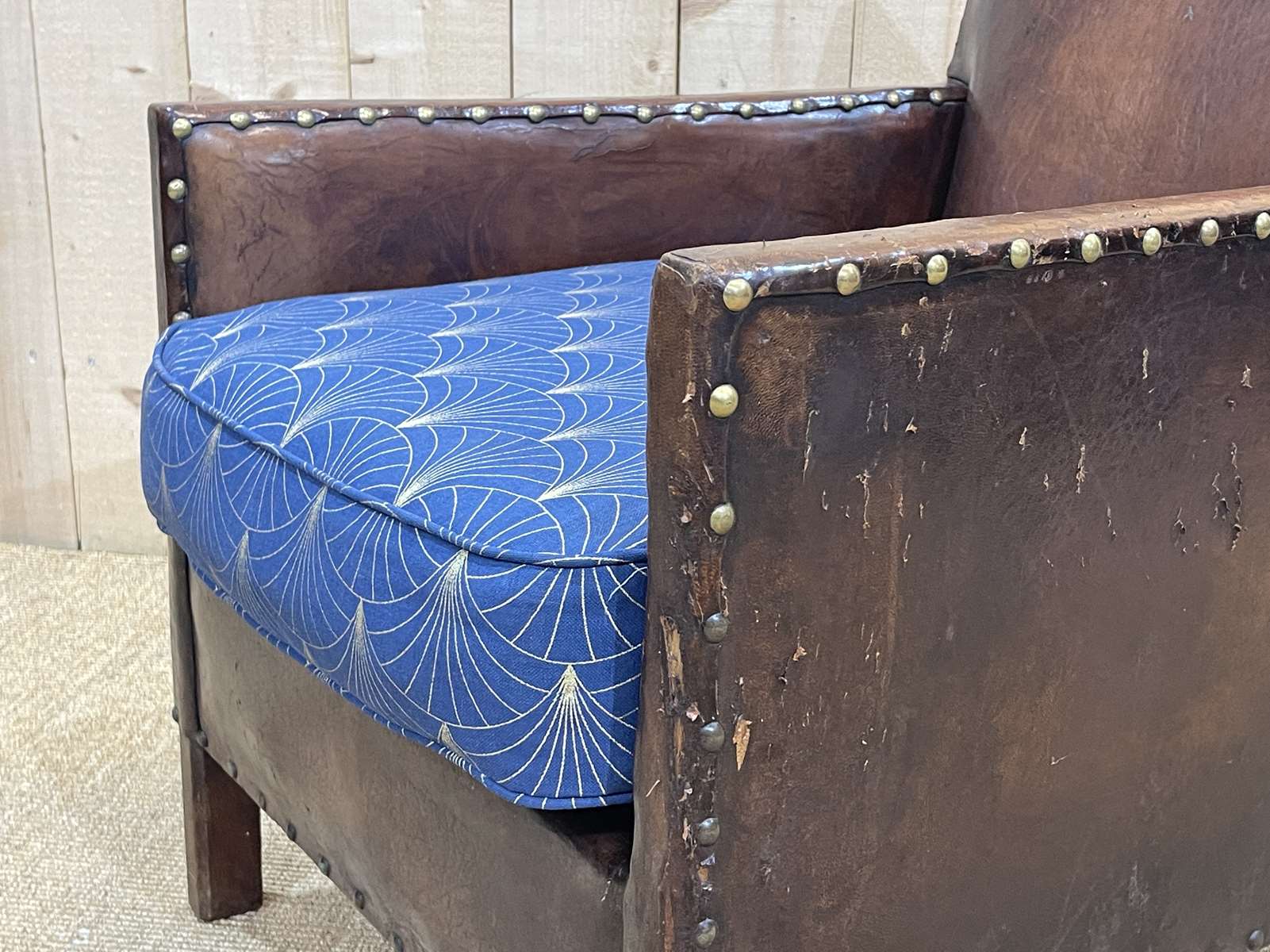 Club armchair art deco era leather and fabric cushion