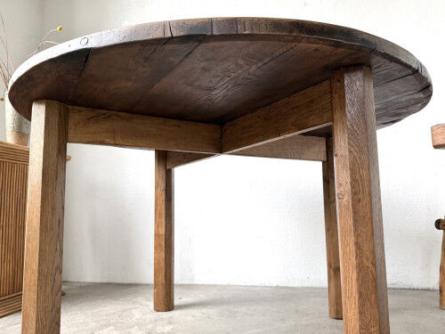Brutalist round table in solid oak, 1950s.