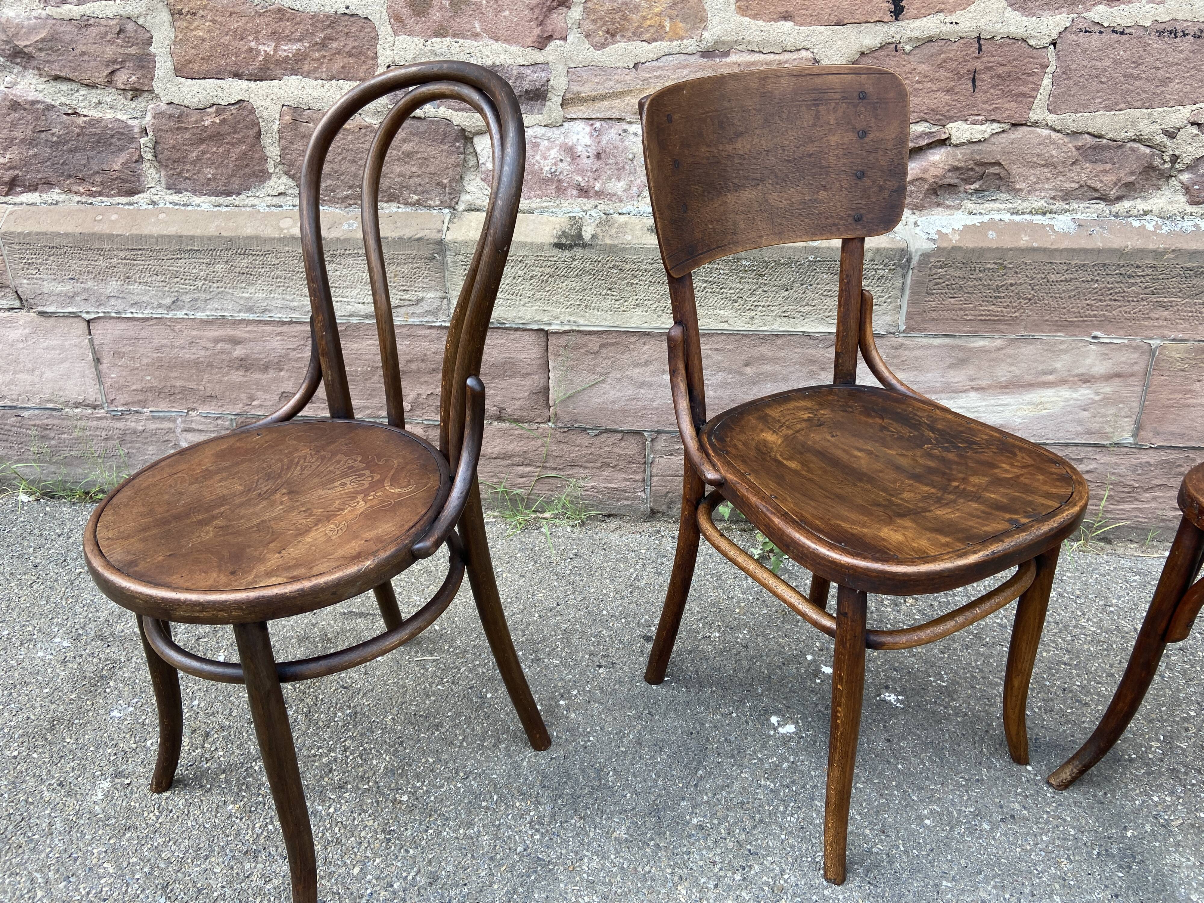 Lot de 4 chaises bistrot dépareillé bois courbé