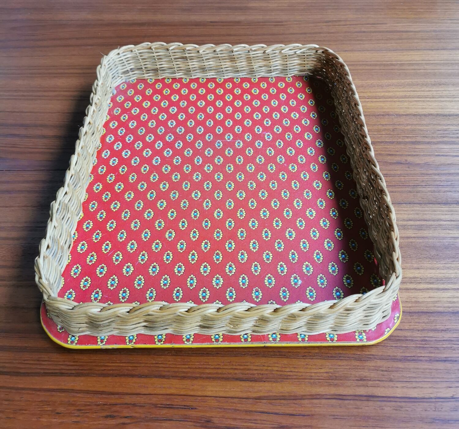 Wicker and wood serving tray