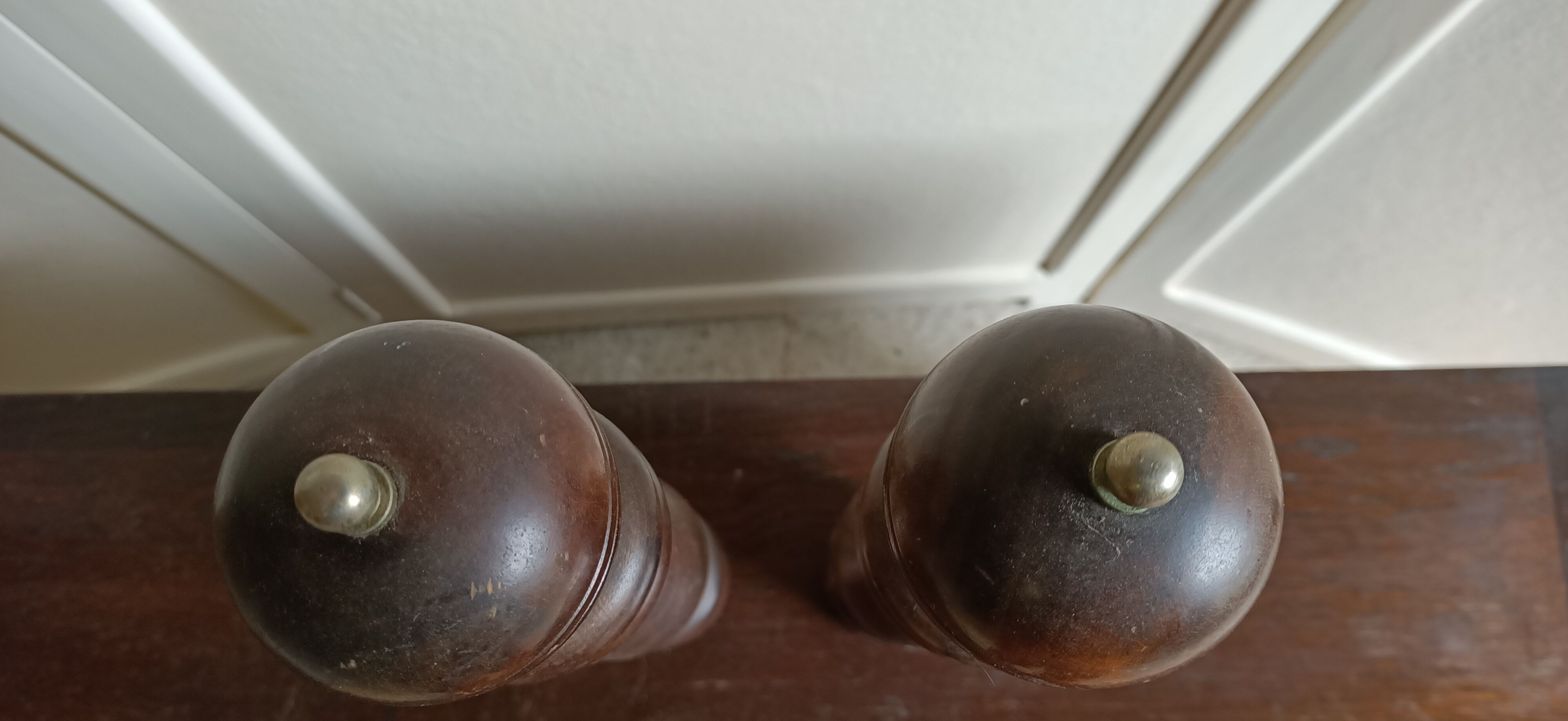 Set pepper and salt shaker in xxl wood