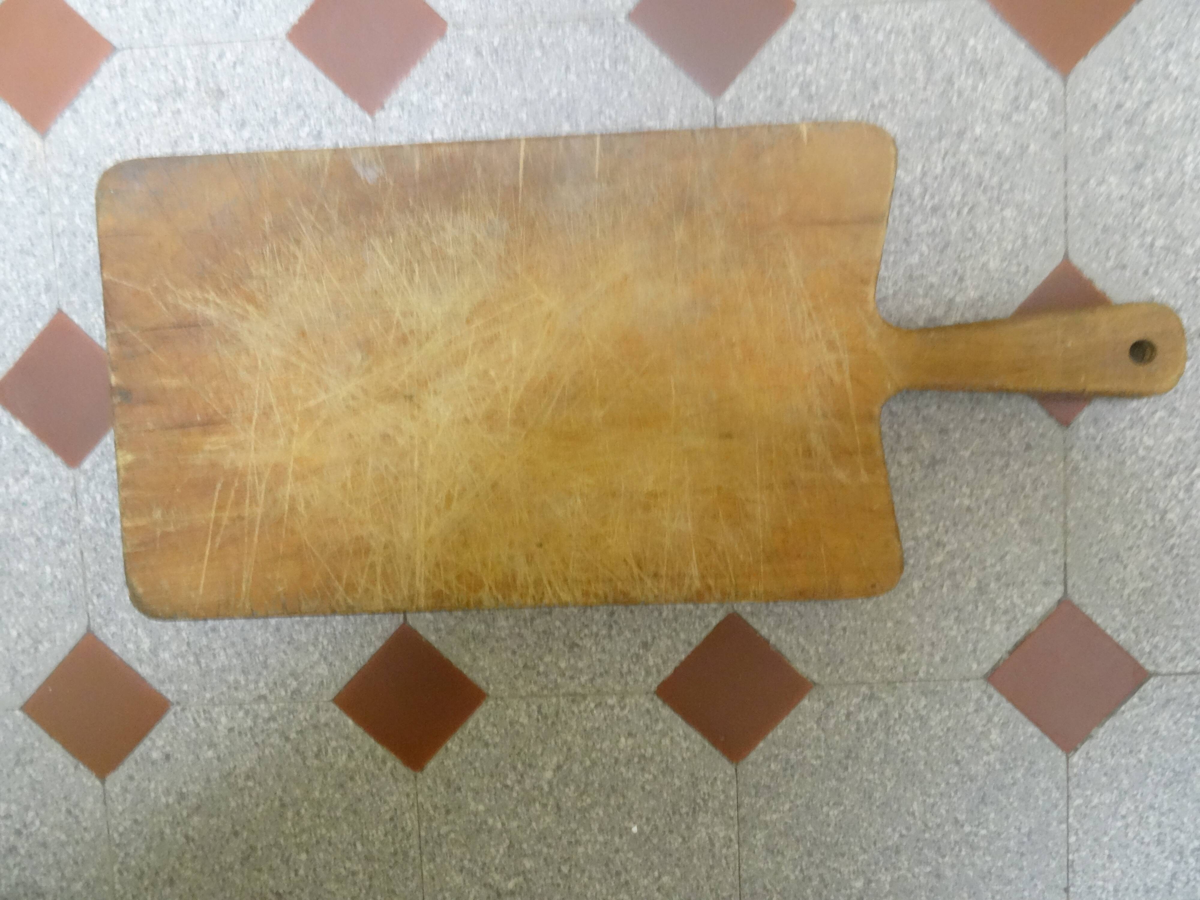 Wooden cutting board