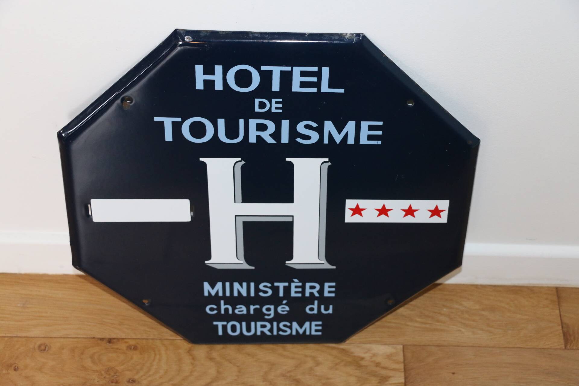 Enameled sign “tourist hotel” 4 stars