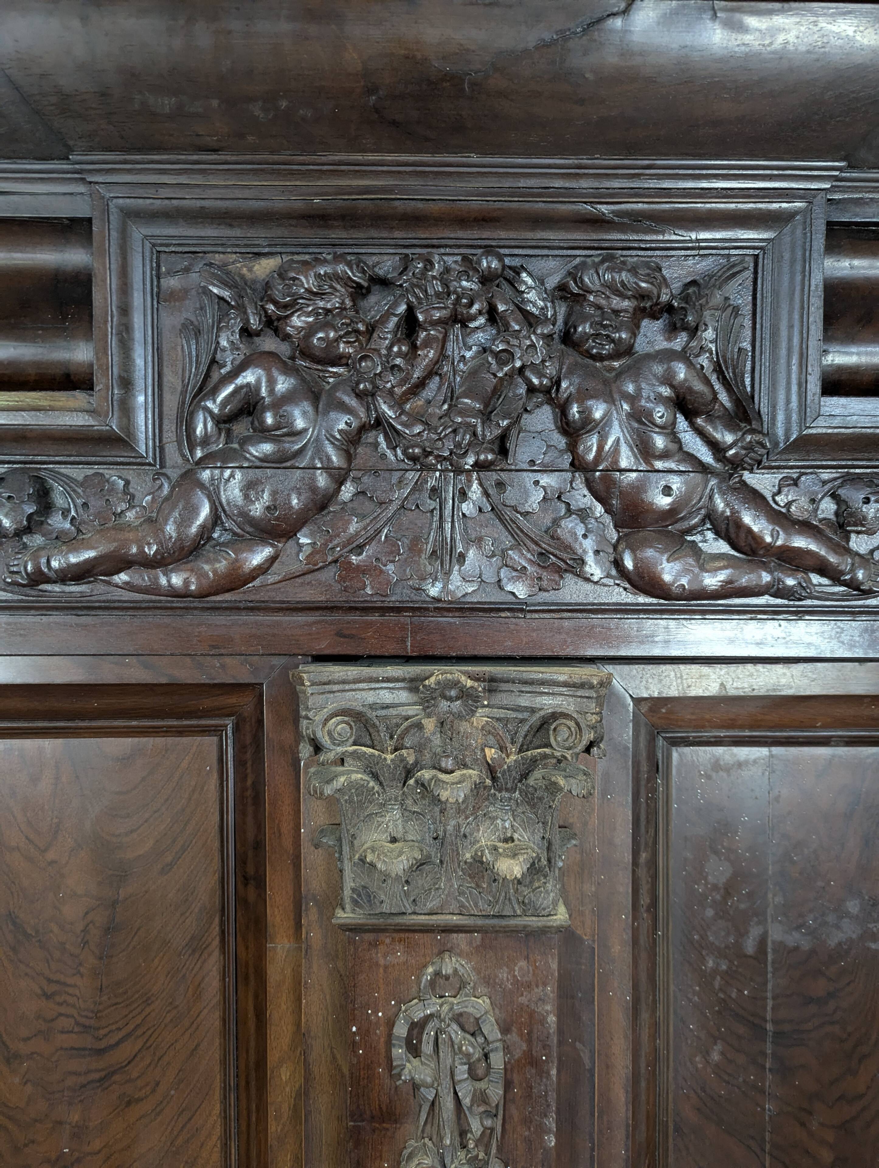 Kussenkast rosewood wardrobe from the late 17th century