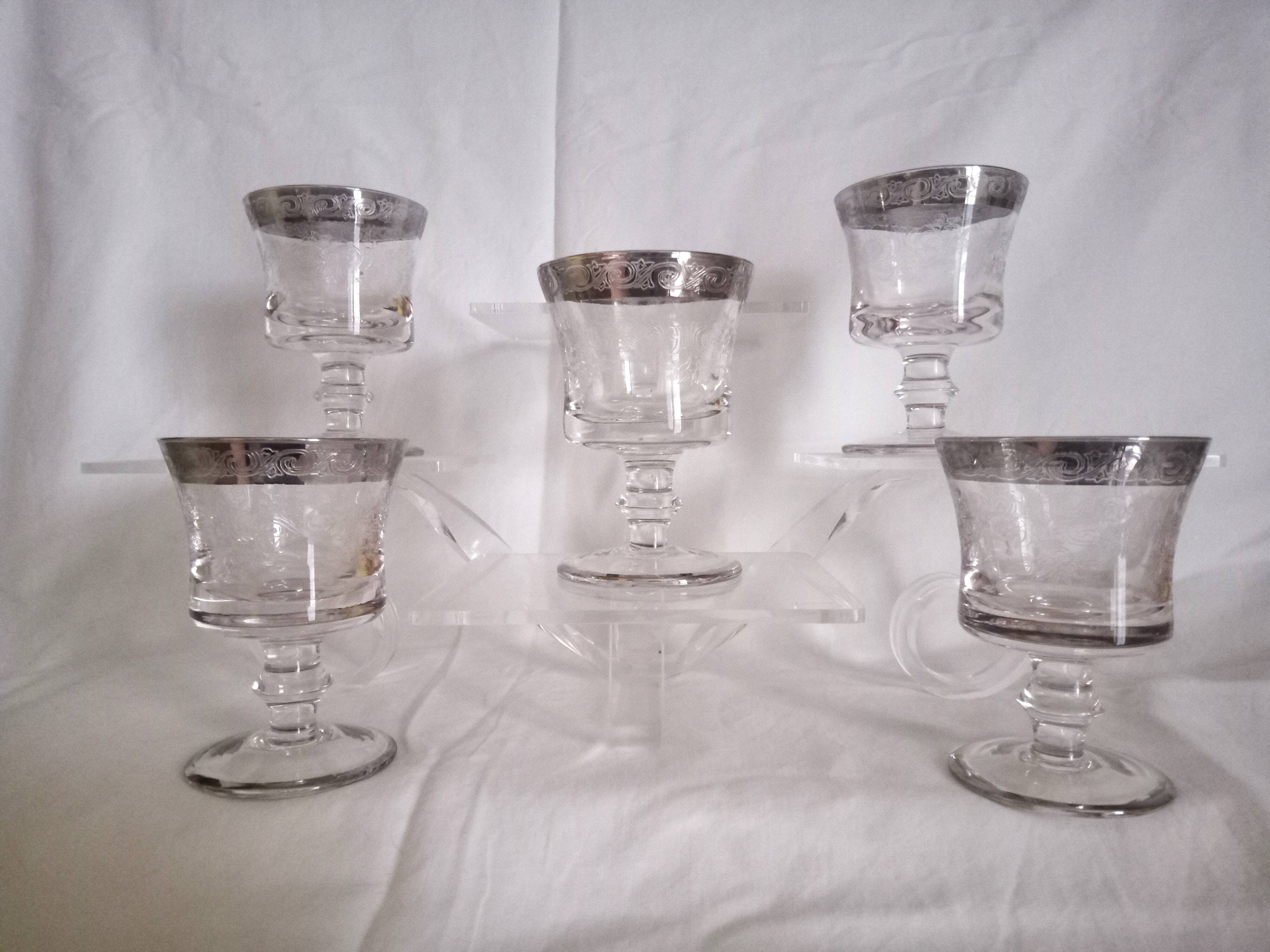 Set of 5 engraved Murano wine (or water) glasses, silver rim
