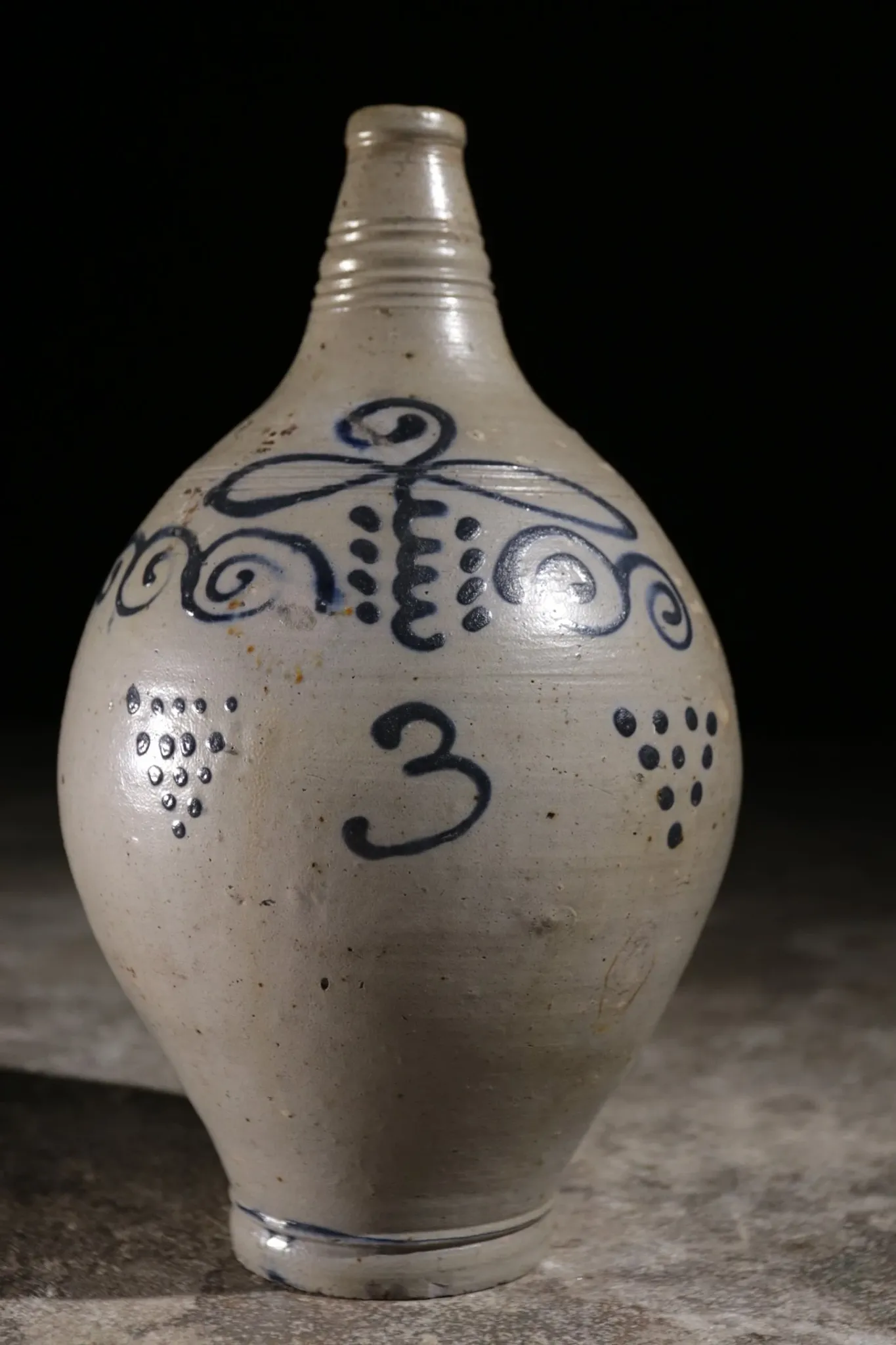 Westerwald stoneware jug with number 3 and bunches of grapes – 18th/19th c.