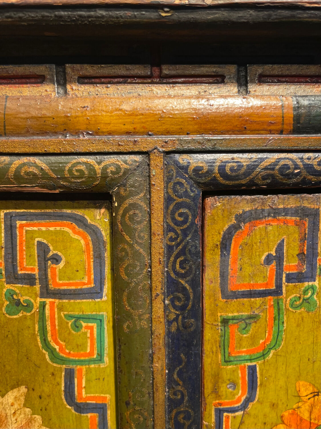 Buffet tibétain 4 portes.