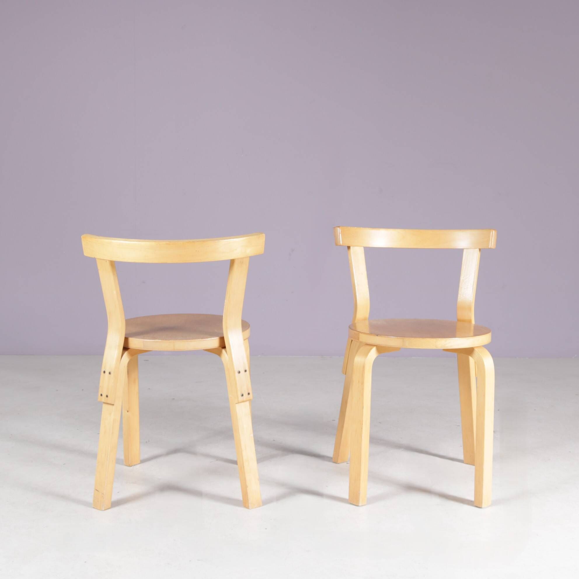 Chaises en pin modèle 68 d'Alvar Aalto des années 1950, ensemble de 2.