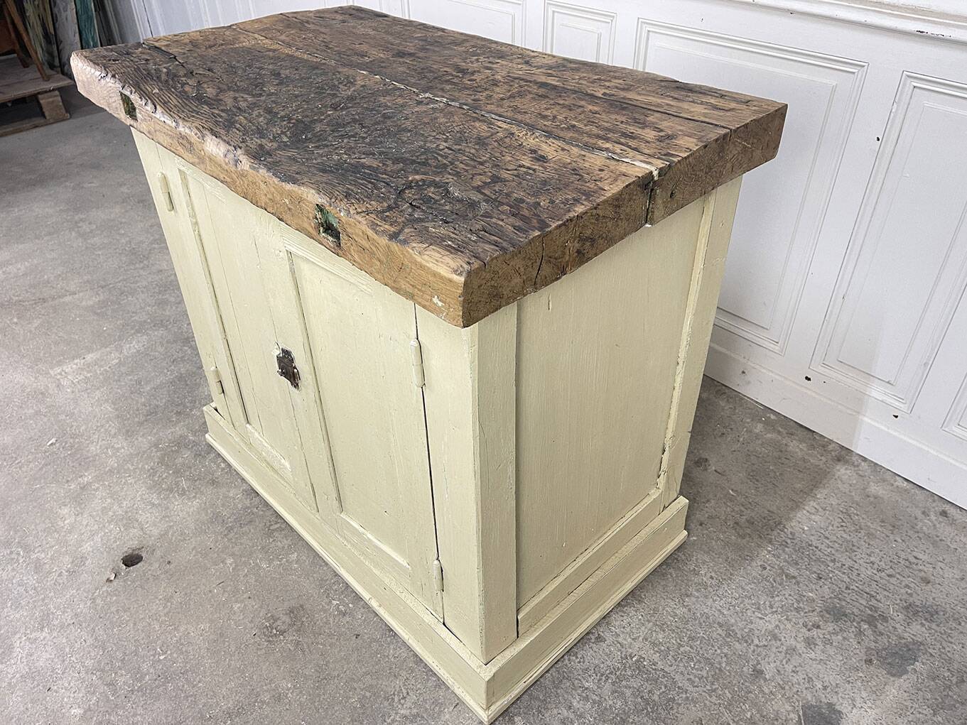 Small workbench 1900 light beige patina