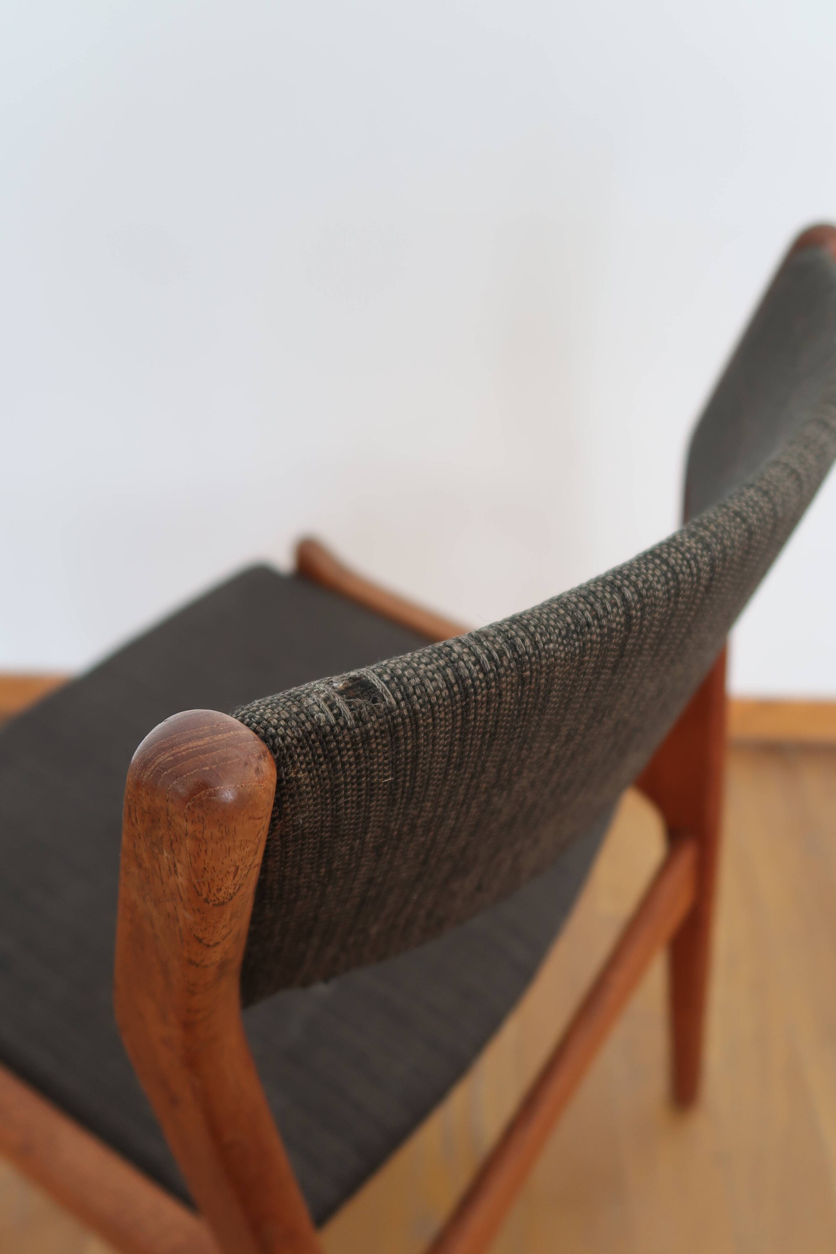 4 chaises vertes danoises estampillées